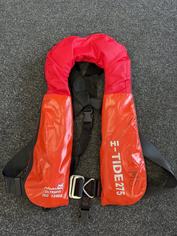 Mullion Mullion Hi-Tide Wipe Clean PVC 275N Single Chamber Automatic Life jacket with XL Belt - Grade B